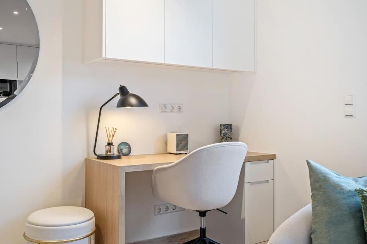Modern Studio With King Bed, Walk To Attractions 룩셈부르크 외부 사진