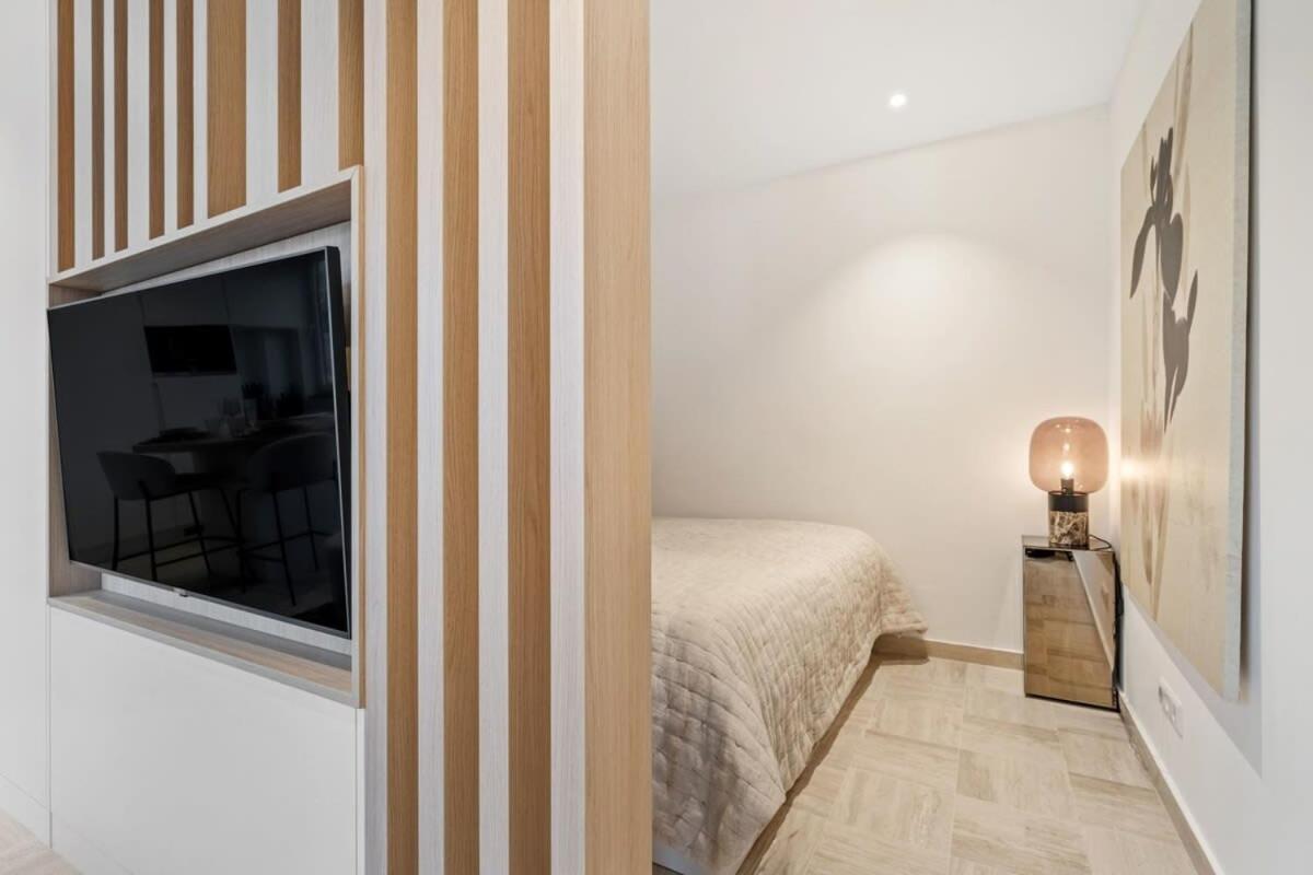 Modern Studio With King Bed, Walk To Attractions 룩셈부르크 외부 사진